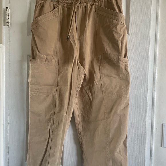 7️⃣ 7 FOR ALL MANKIND- Women's Drawstring
Cargo Utility Pants Beige,Size: XL,NWT - Picture 7 of 8